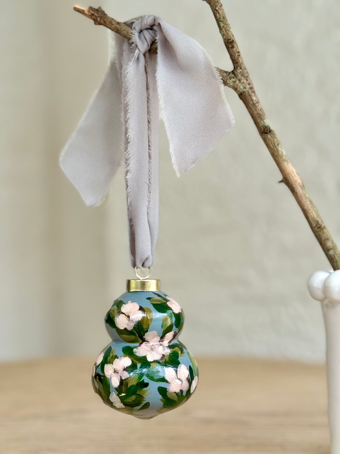 poppy ~ anemone ornament ~ white/blue