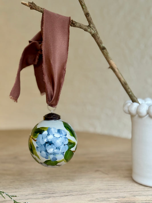 hydrangea ornament ~ blue/gray